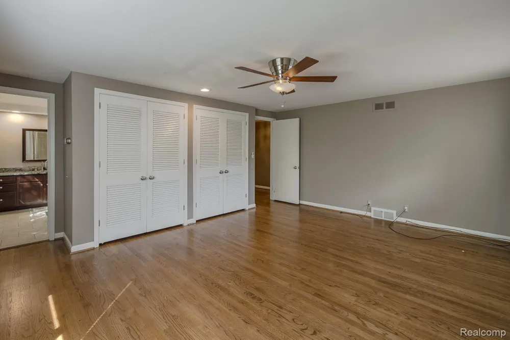 1050 Top View Road Bloomfield Hills City, MI 48304