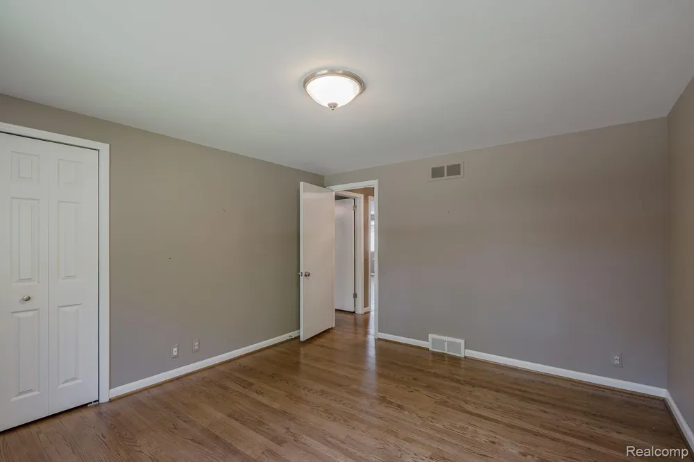 1050 Top View Road Bloomfield Hills City, MI 48304