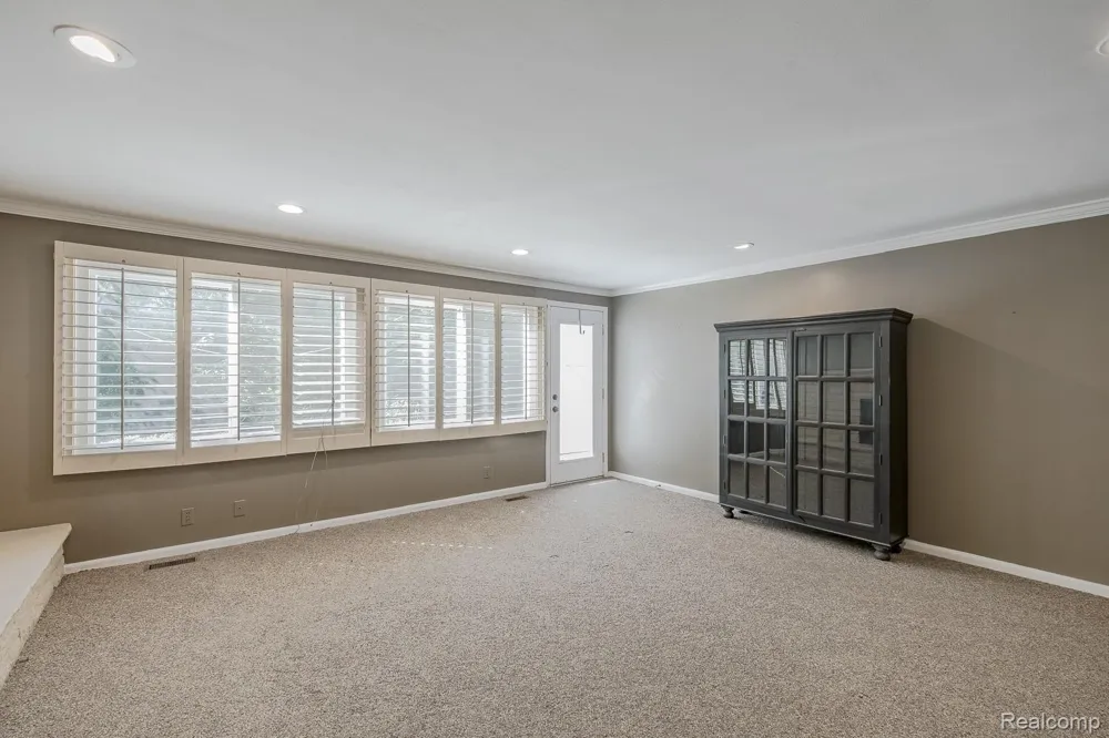 1050 Top View Road Bloomfield Hills City, MI 48304