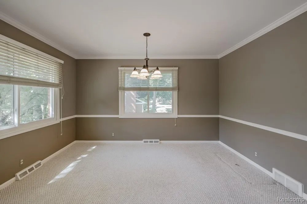 1050 Top View Road Bloomfield Hills City, MI 48304