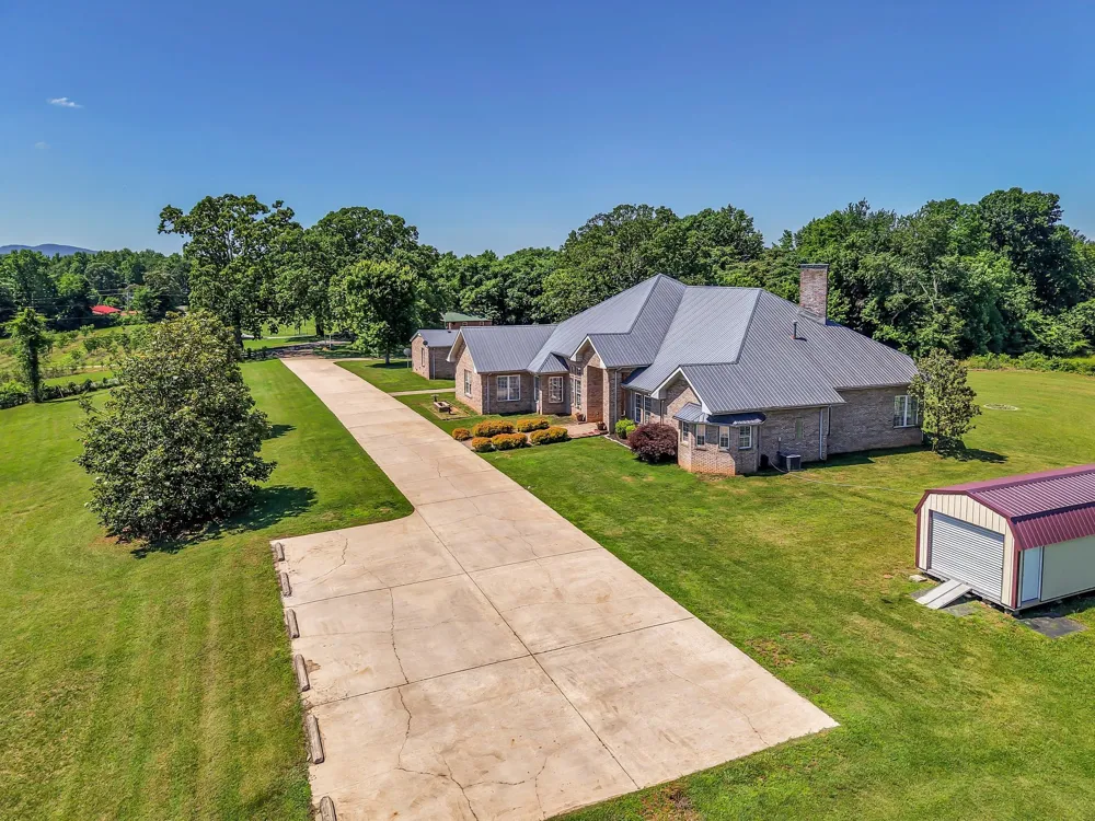 555 Randall Hitchcock Rd Rock Island, TN 38581