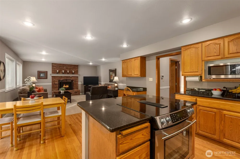 19318 SE 328th Place Kent, WA 98042
