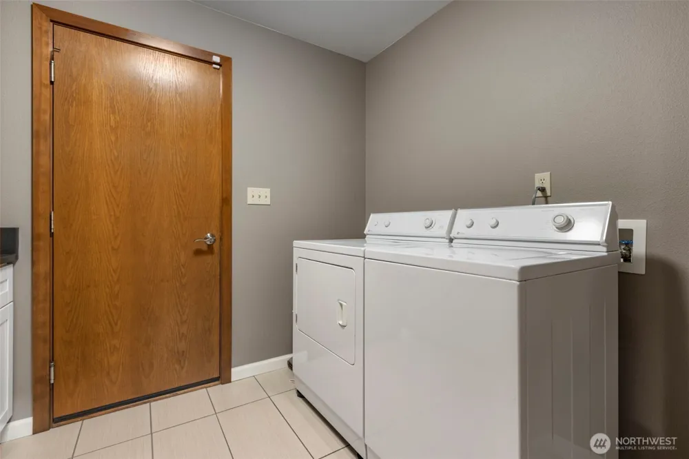 19318 SE 328th Place Kent, WA 98042