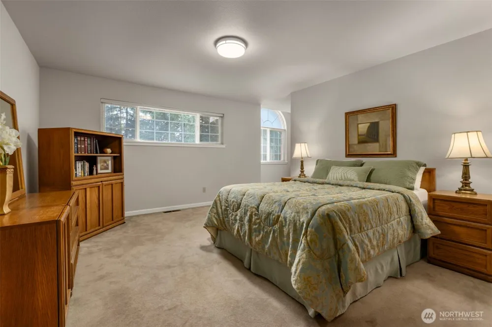 19318 SE 328th Place Kent, WA 98042