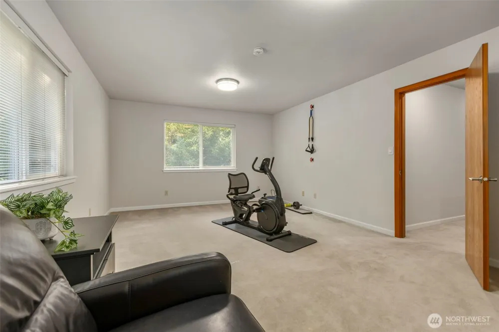 19318 SE 328th Place Kent, WA 98042