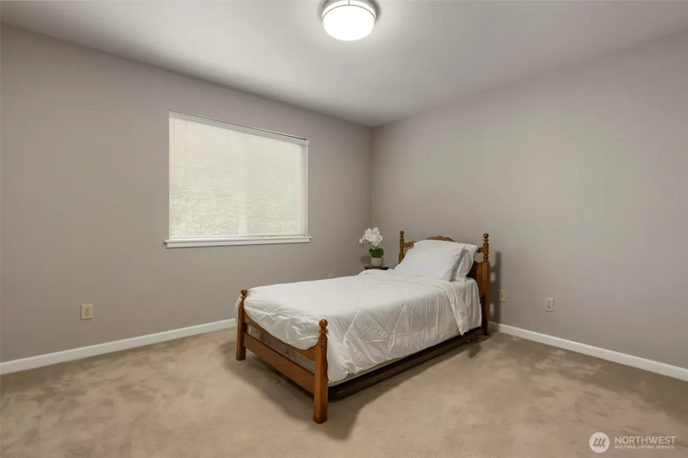 19318 SE 328th Place Kent, WA 98042