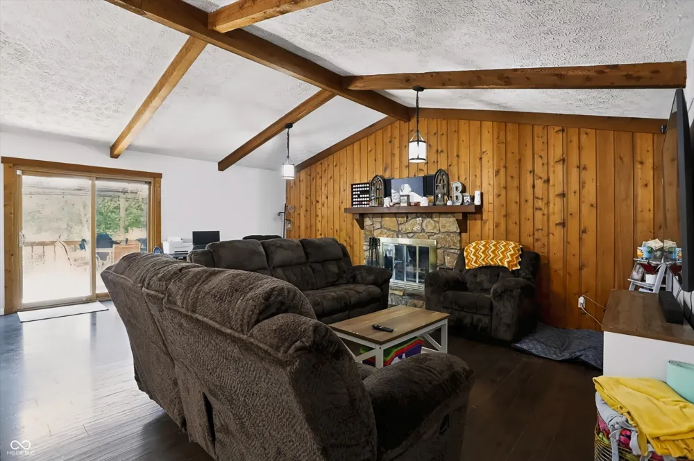 3320 Pine Wood Drive Spencer, IN 47460