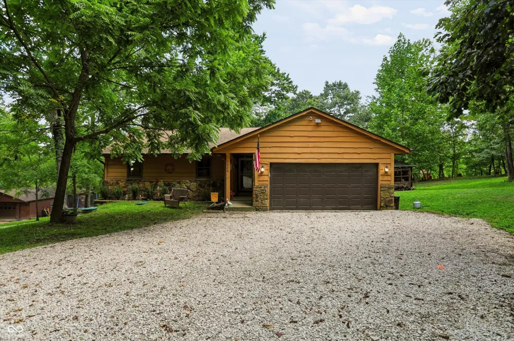 3320 Pine Wood Drive Spencer, IN 47460