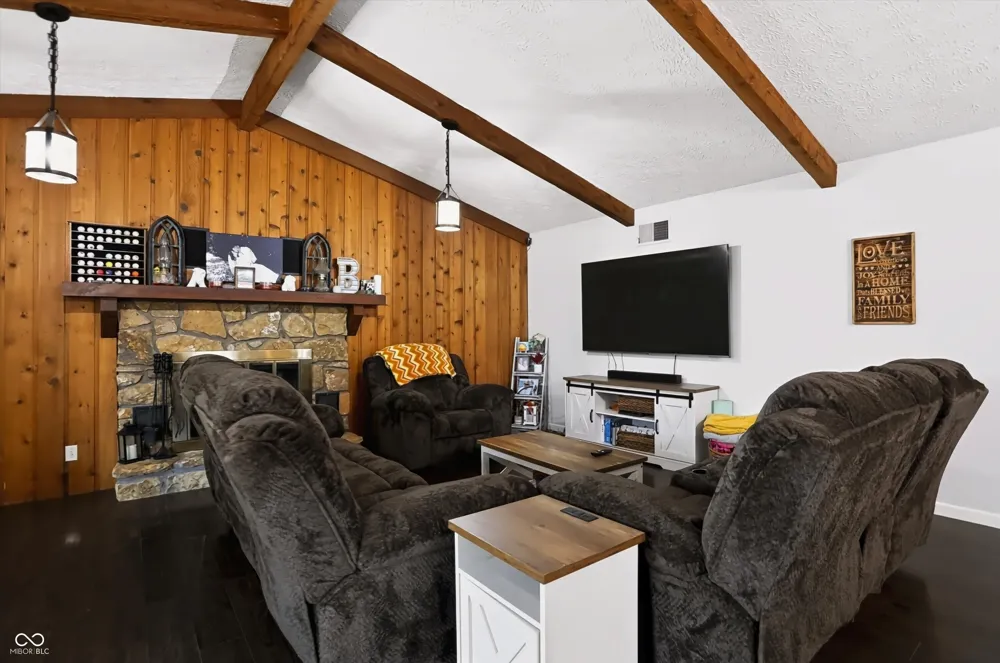 3320 Pine Wood Drive Spencer, IN 47460
