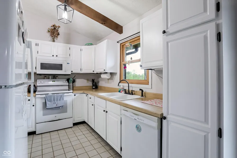 3320 Pine Wood Drive Spencer, IN 47460