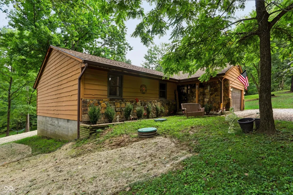 3320 Pine Wood Drive Spencer, IN 47460