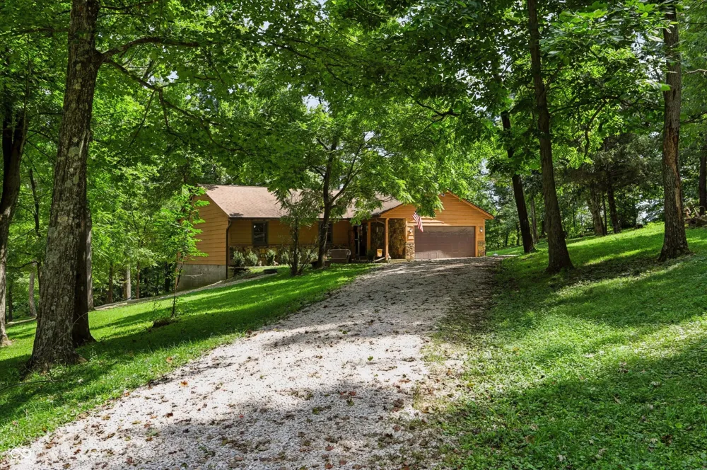 3320 Pine Wood Drive Spencer, IN 47460
