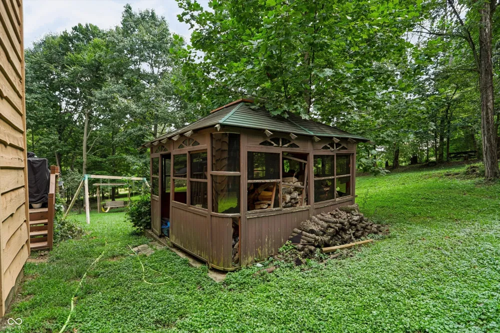 3320 Pine Wood Drive Spencer, IN 47460