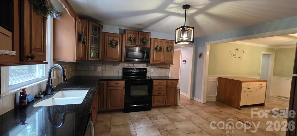 8979 Twin Lake Drive Kernersville, NC 27284
