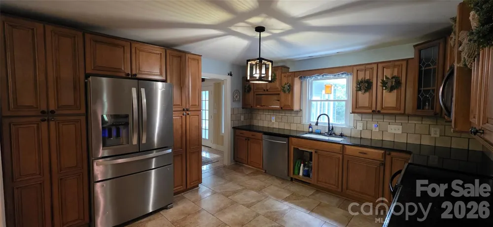8979 Twin Lake Drive Kernersville, NC 27284