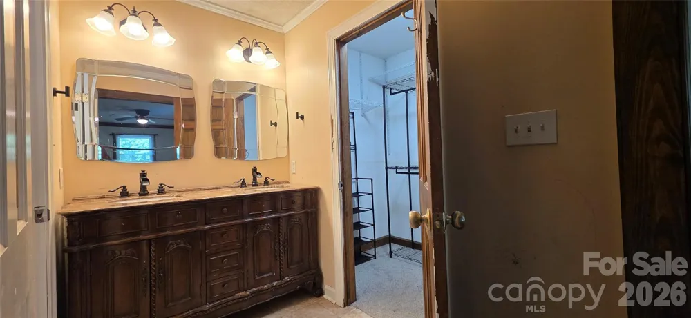 8979 Twin Lake Drive Kernersville, NC 27284