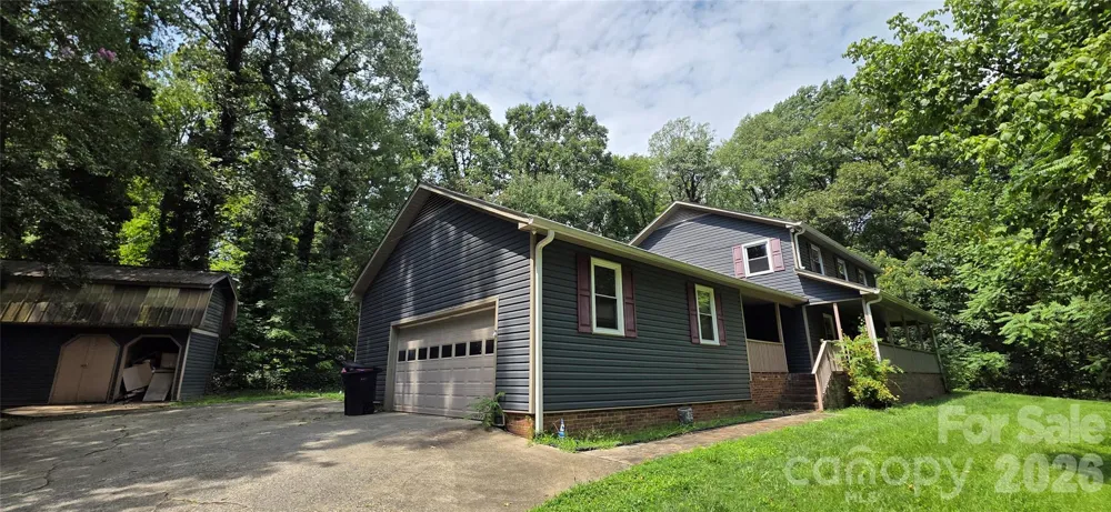 8979 Twin Lake Drive Kernersville, NC 27284