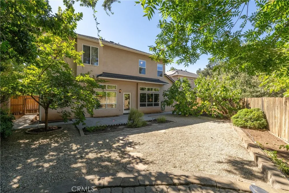 122 Secluded Oaks Court Chico, CA 95928