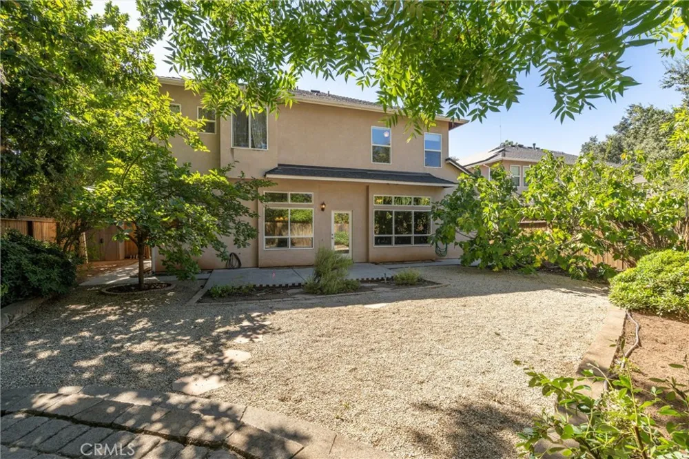 122 Secluded Oaks Court Chico, CA 95928