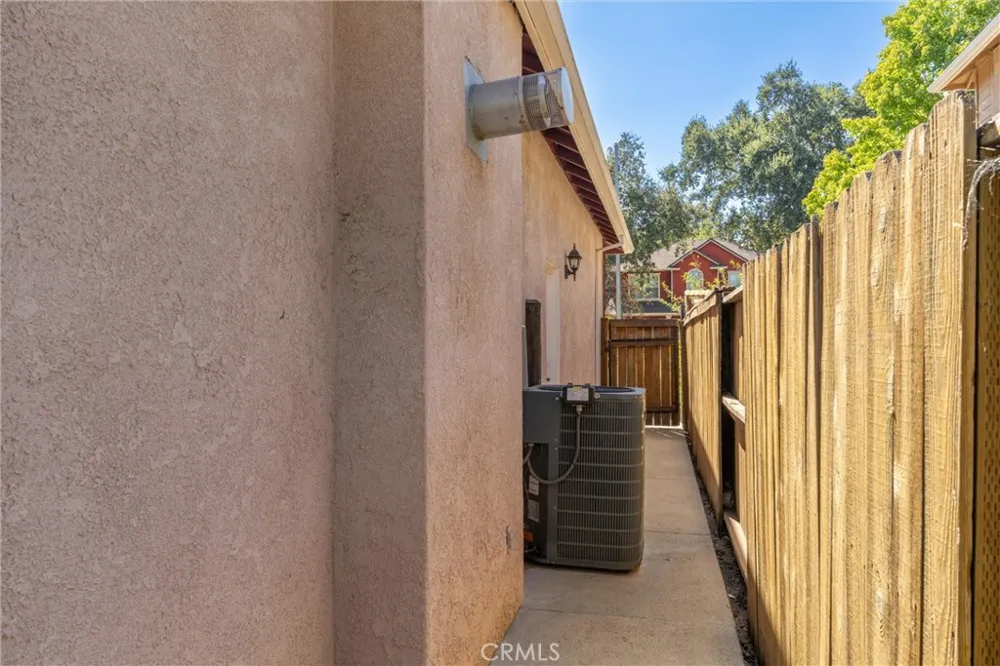 122 Secluded Oaks Court Chico, CA 95928