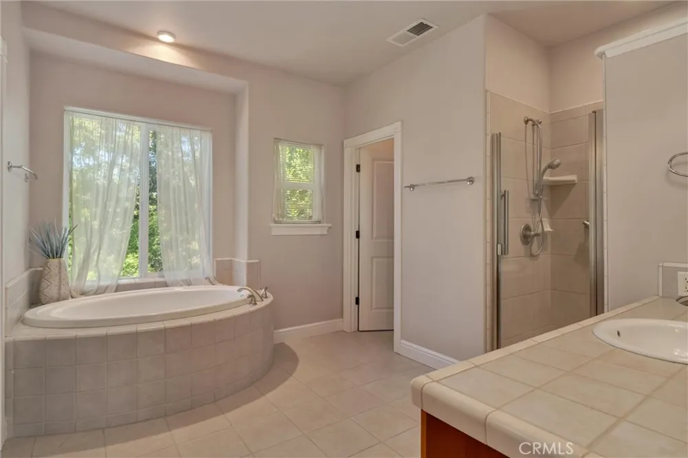 122 Secluded Oaks Court Chico, CA 95928