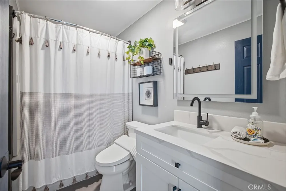 22361 Torino Laguna Hills, CA 92653