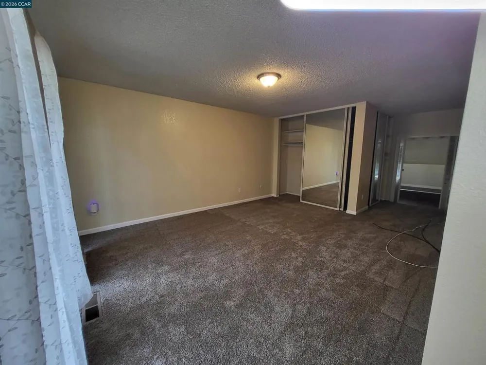 5215 Bayview Ave Richmond, CA 94804
