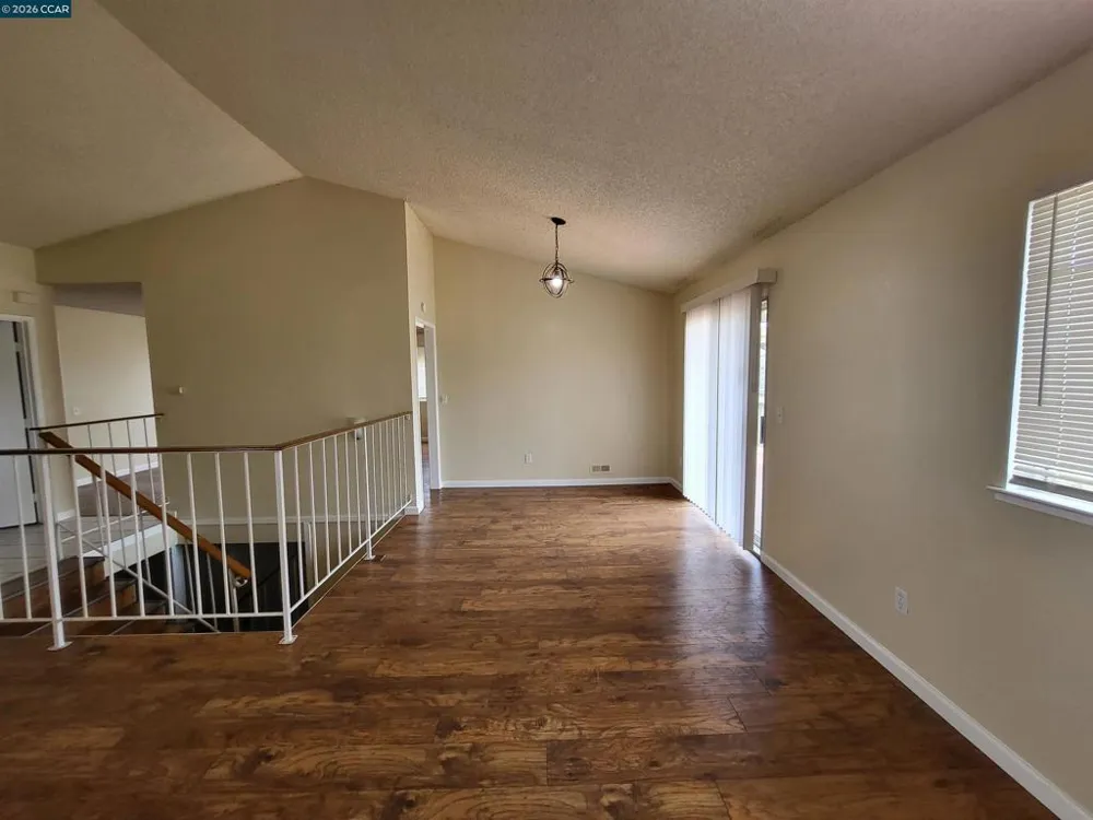 5215 Bayview Ave Richmond, CA 94804