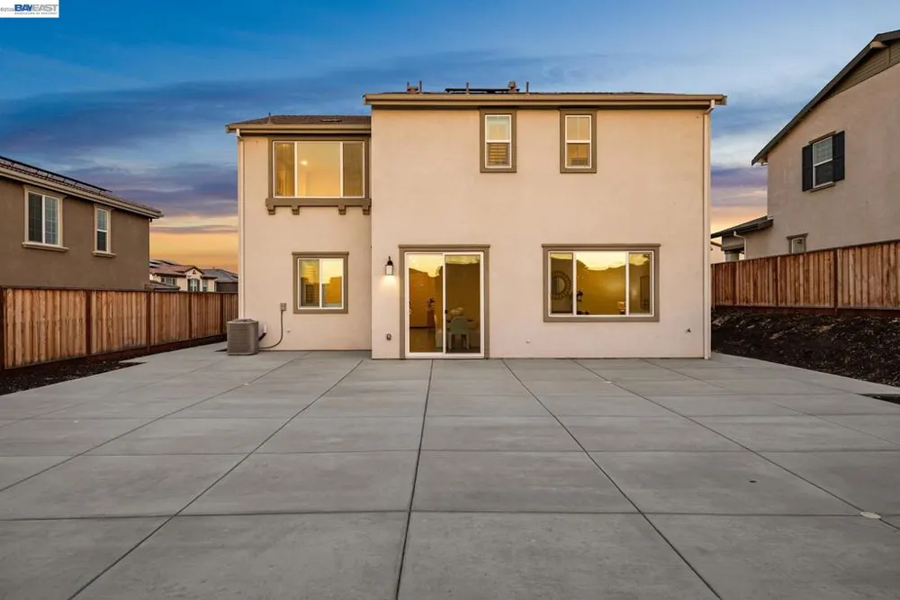 5389 Santini Ln Tracy, CA 95377