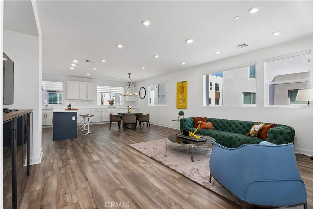 651 S Lyon Street Santa Ana, CA 92701