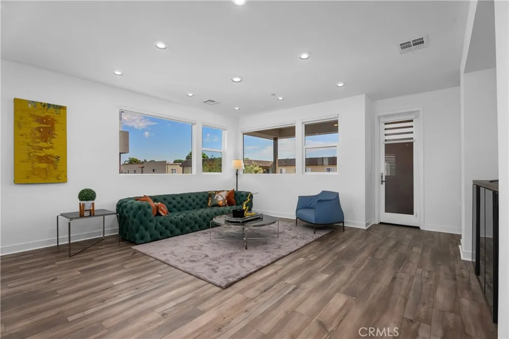 651 S Lyon Street Santa Ana, CA 92701