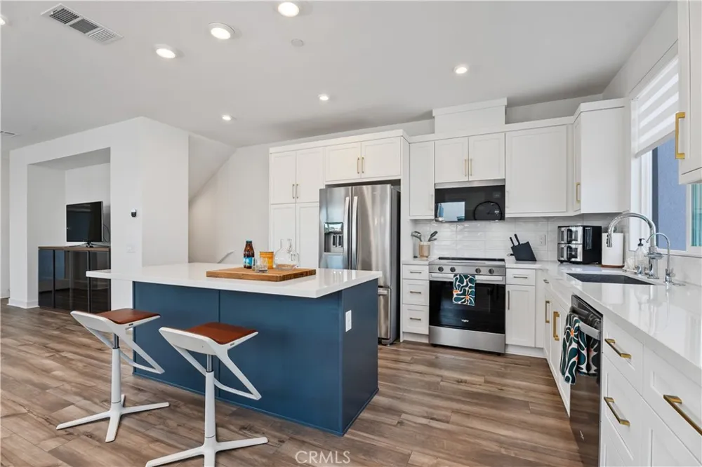 651 S Lyon Street Santa Ana, CA 92701
