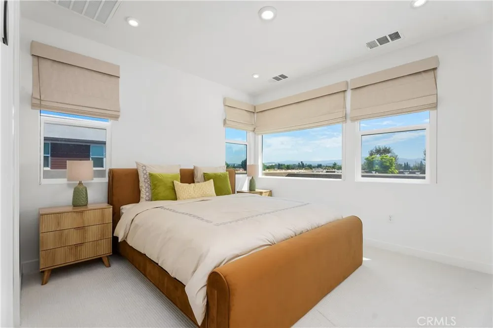 651 S Lyon Street Santa Ana, CA 92701