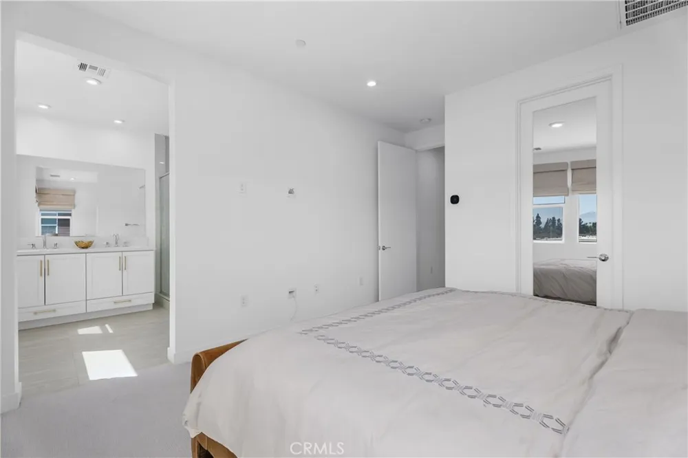 651 S Lyon Street Santa Ana, CA 92701