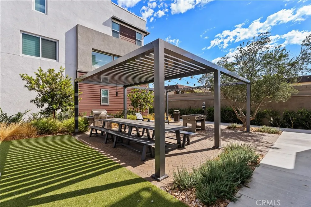 651 S Lyon Street Santa Ana, CA 92701