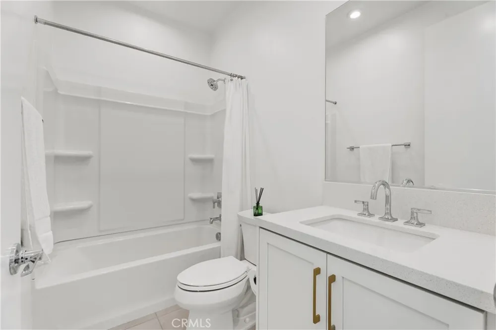 651 S Lyon Street Santa Ana, CA 92701