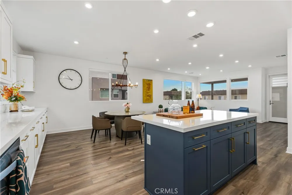 651 S Lyon Street Santa Ana, CA 92701