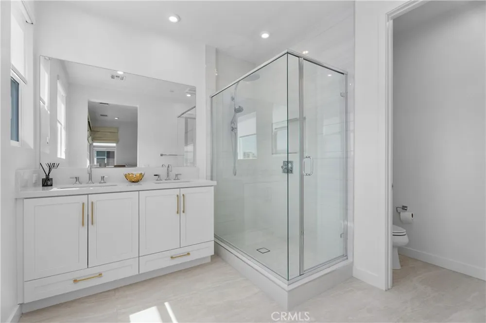 651 S Lyon Street Santa Ana, CA 92701
