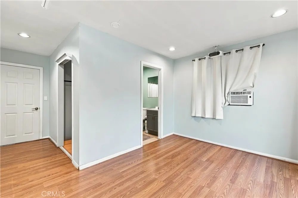 233 E Louise Street Long Beach, CA 90805