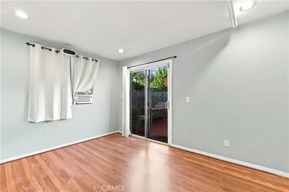 233 E Louise Street Long Beach, CA 90805