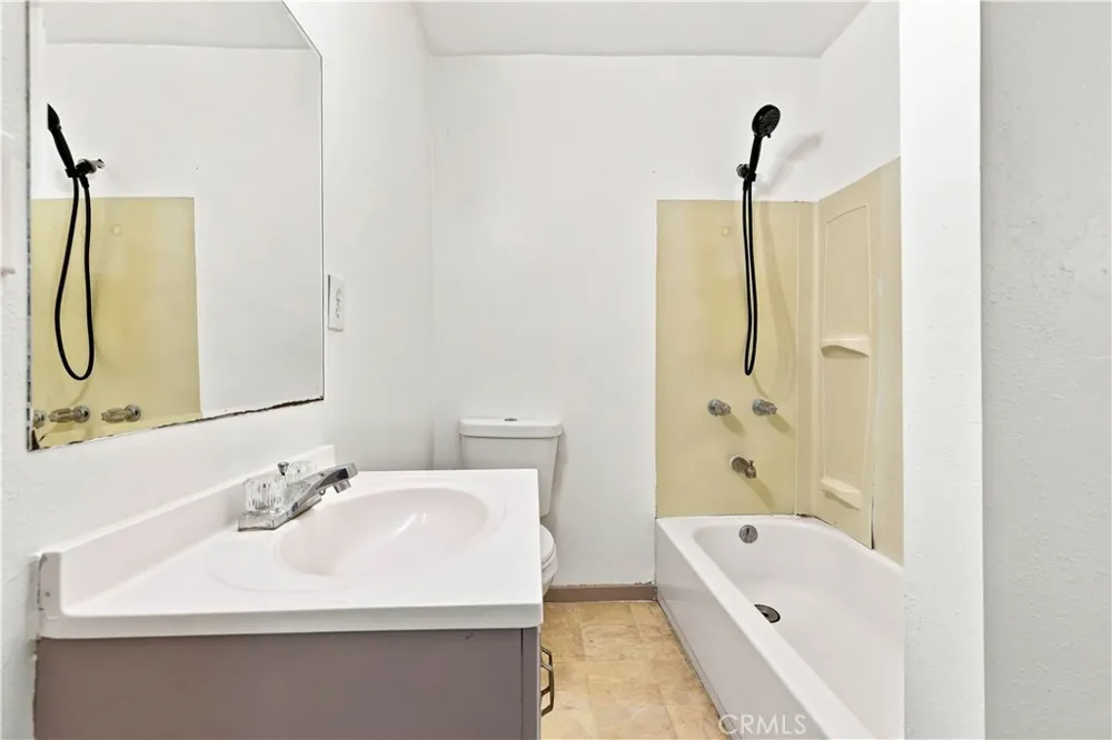 233 E Louise Street Long Beach, CA 90805