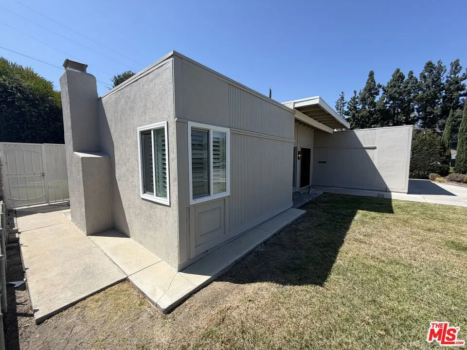 2025 Via Mirada Fullerton, CA 92833
