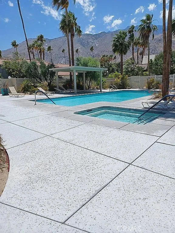 2036 Mira Vista Palm Springs, CA 92262