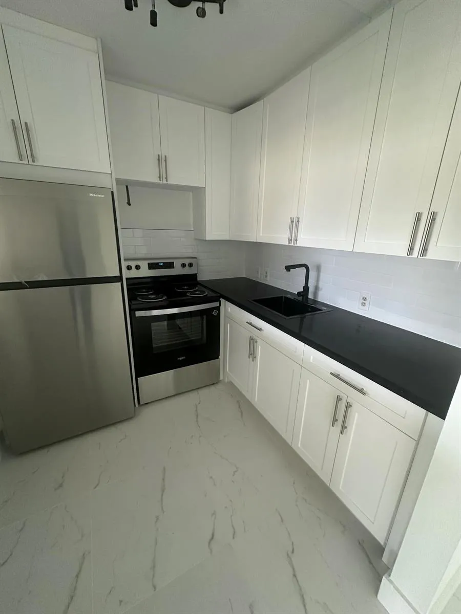 205 MANSFIELD WAY E Boca Raton, FL 33434