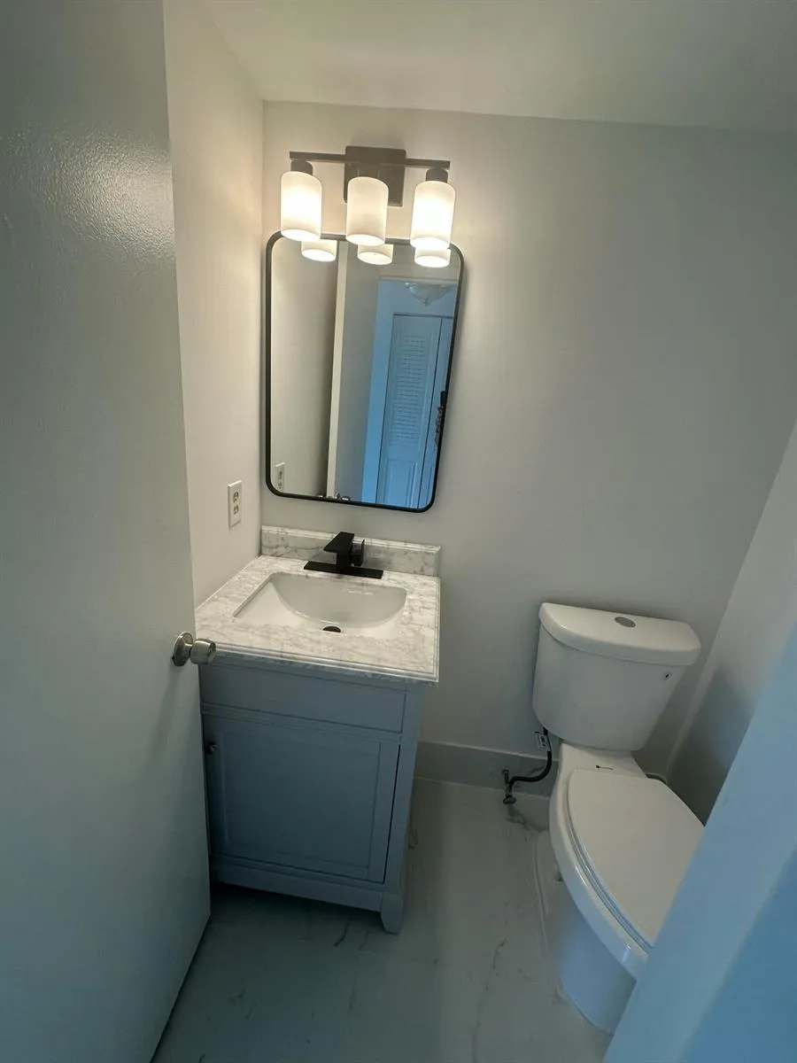 205 MANSFIELD WAY E Boca Raton, FL 33434