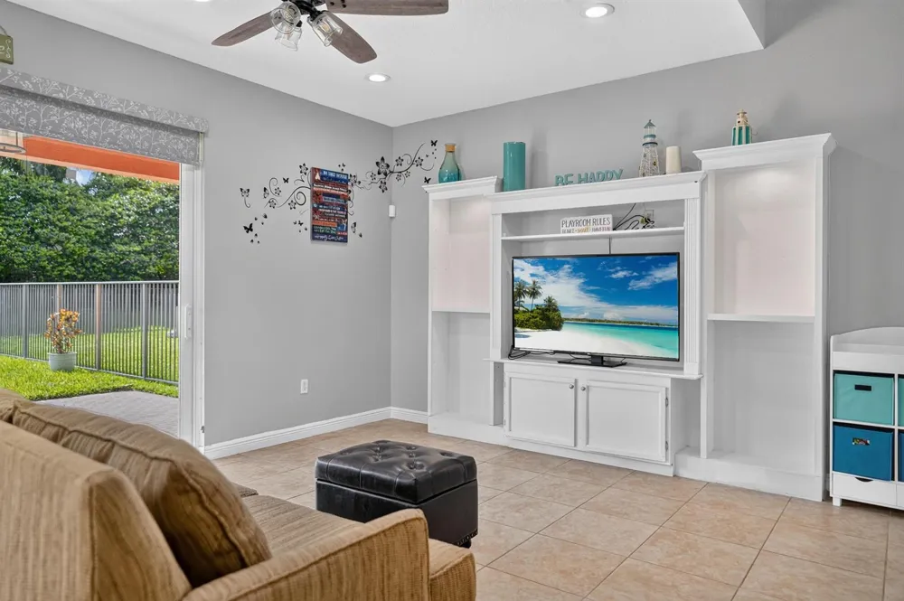 9135 Dupont Place Wellington, FL 33414