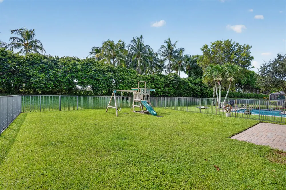 9135 Dupont Place Wellington, FL 33414