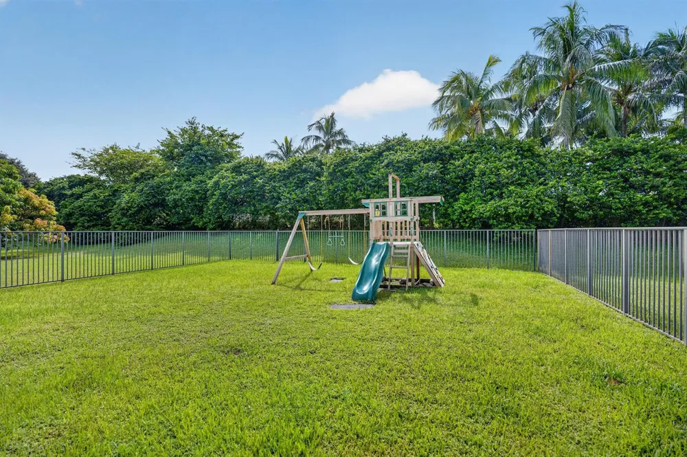 9135 Dupont Place Wellington, FL 33414
