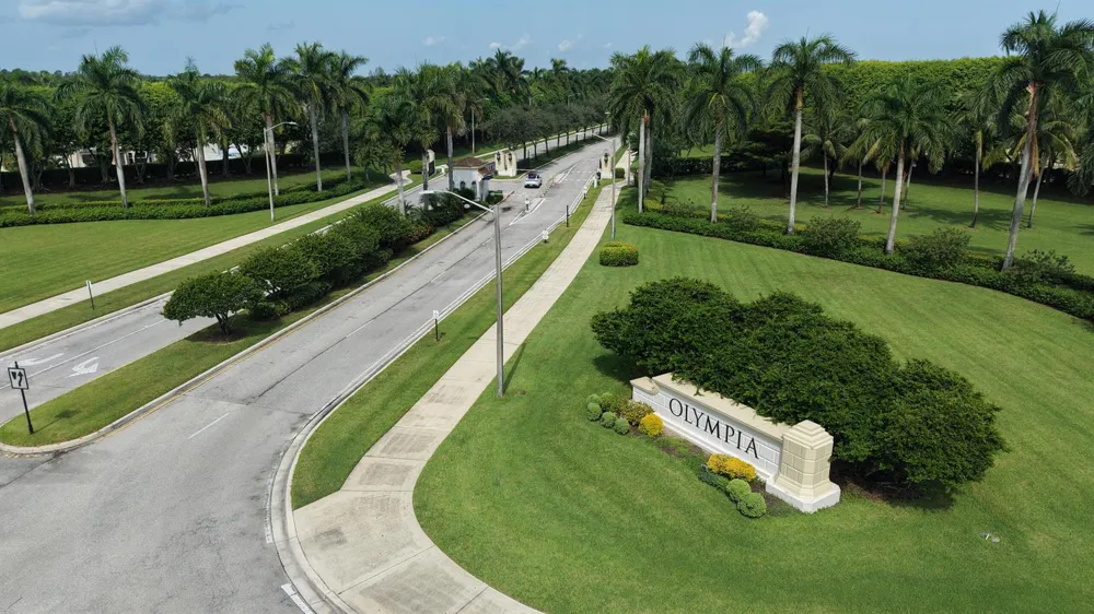9135 Dupont Place Wellington, FL 33414
