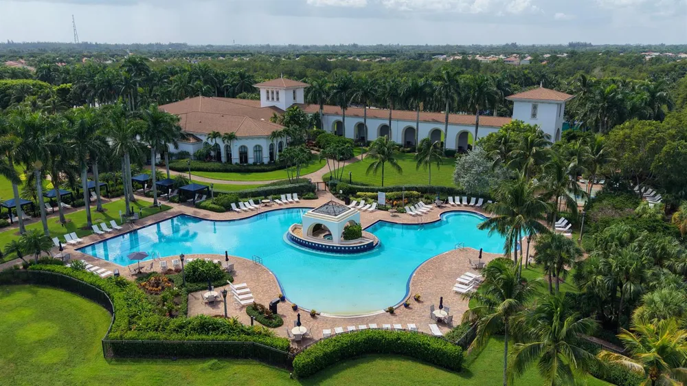 9135 Dupont Place Wellington, FL 33414